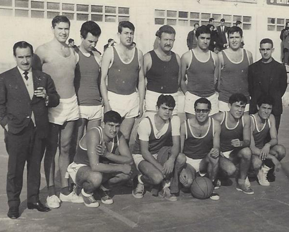En Jordi Martí Montsant, el segon jugador per la dreta, en una imatge cedida per ell mateix al CB Calella