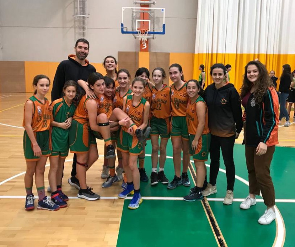 El preinfantil femení celebra la victòria a Vilassar