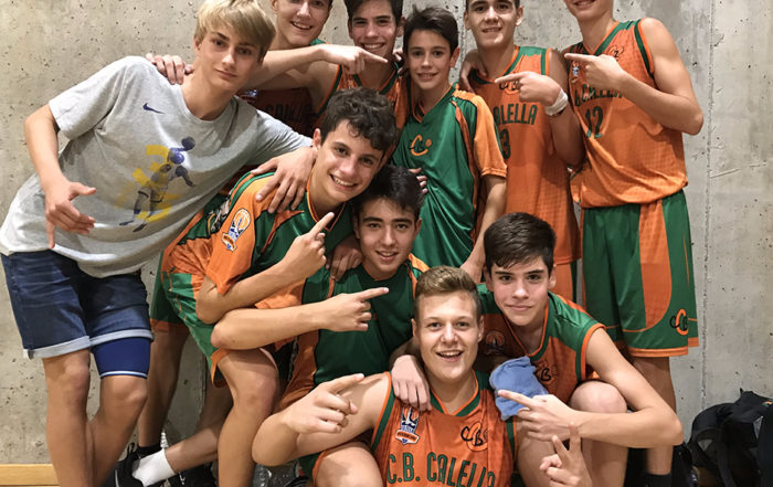 CB Calella - El cadet celebra la victòria en l'estrena a Interterritorial