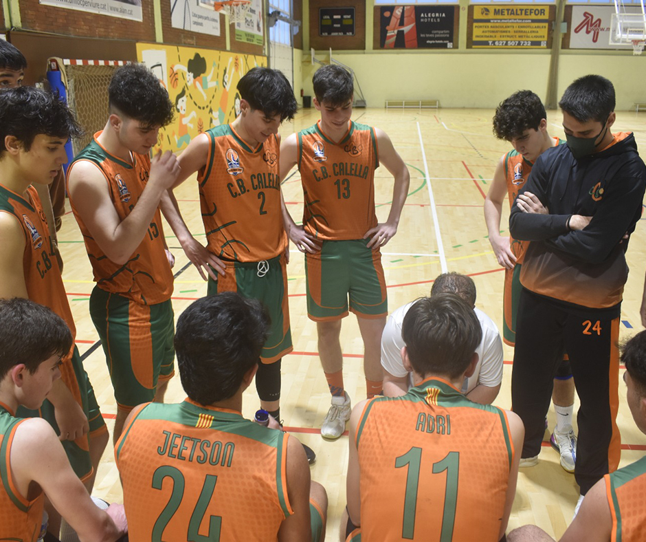 En Nil, fent un tir al partit contra el Boet